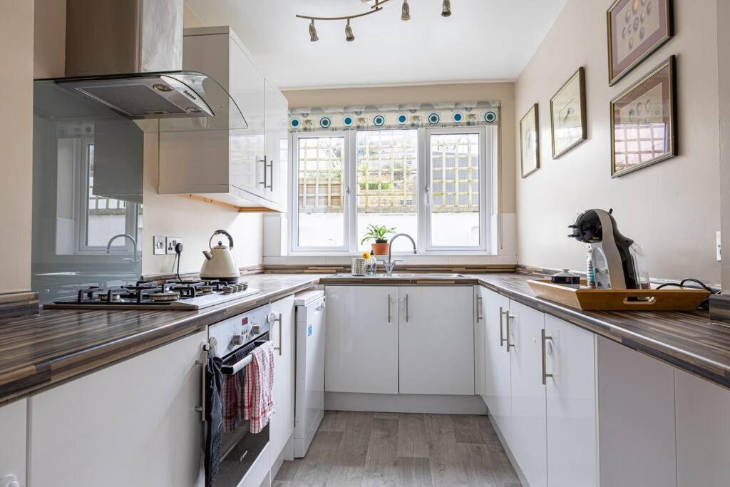 Pure B - Welcoming Bath City 3 Bed House Free Parking & Wifi Exterior photo